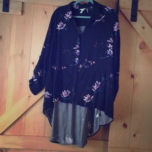 PLUS SIZE FLOWY HIGH LOW TOP